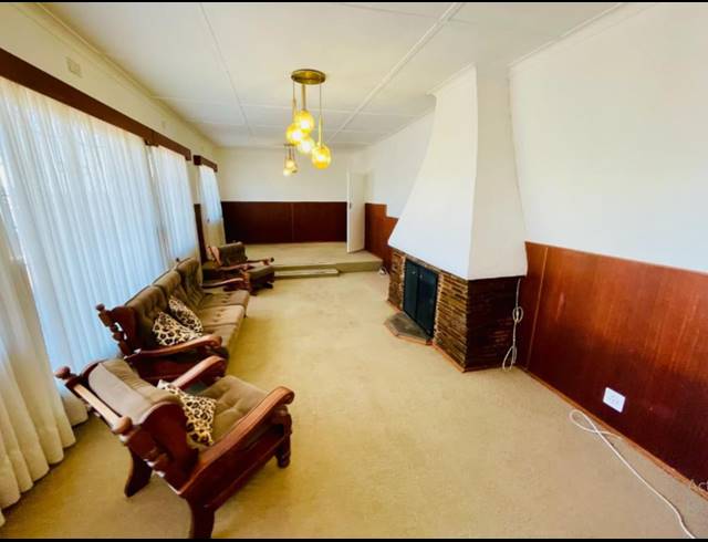 5 BEDROOM HOUSE FOR SALE IN LINMEYER